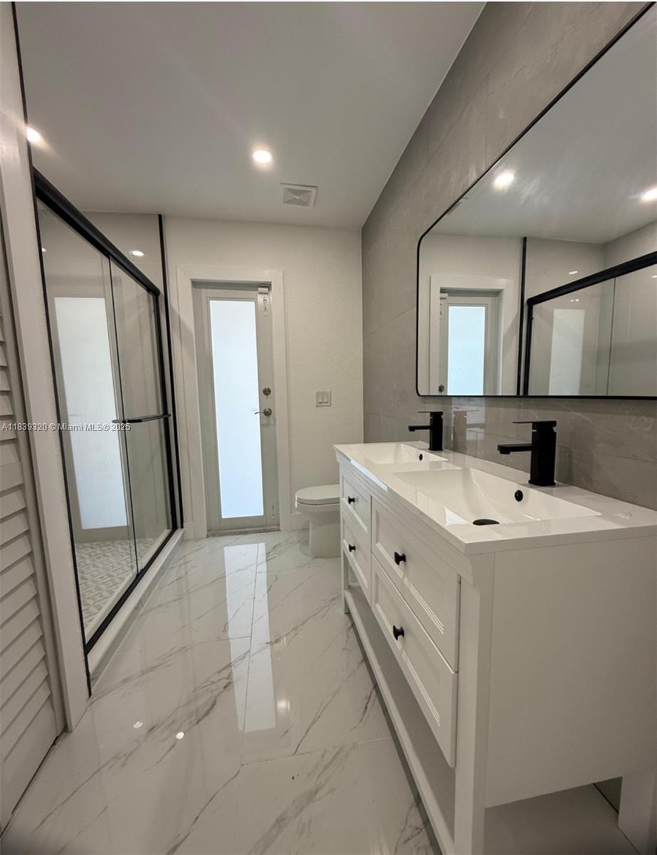 CYPRESS RUN - Residential