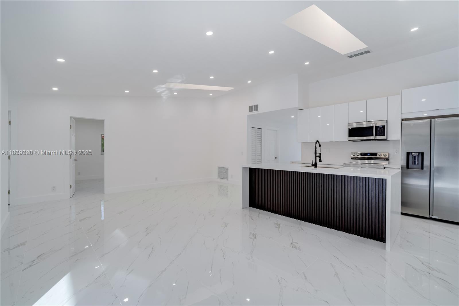 CYPRESS RUN - Residential