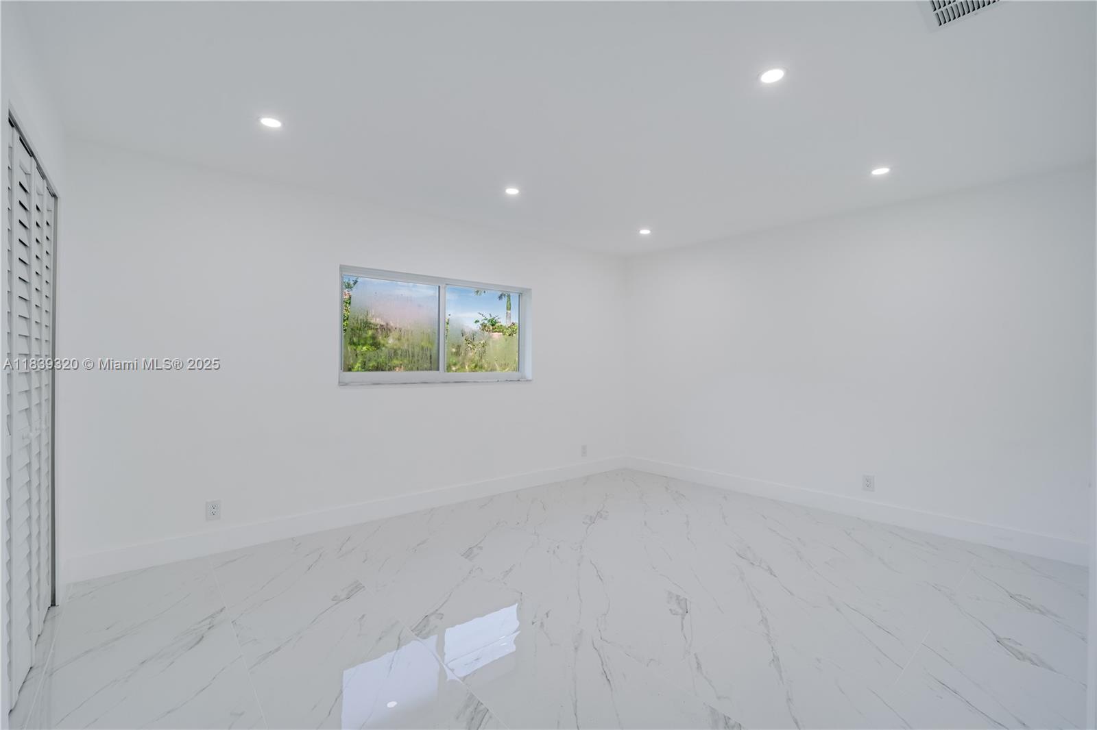 CYPRESS RUN - Residential