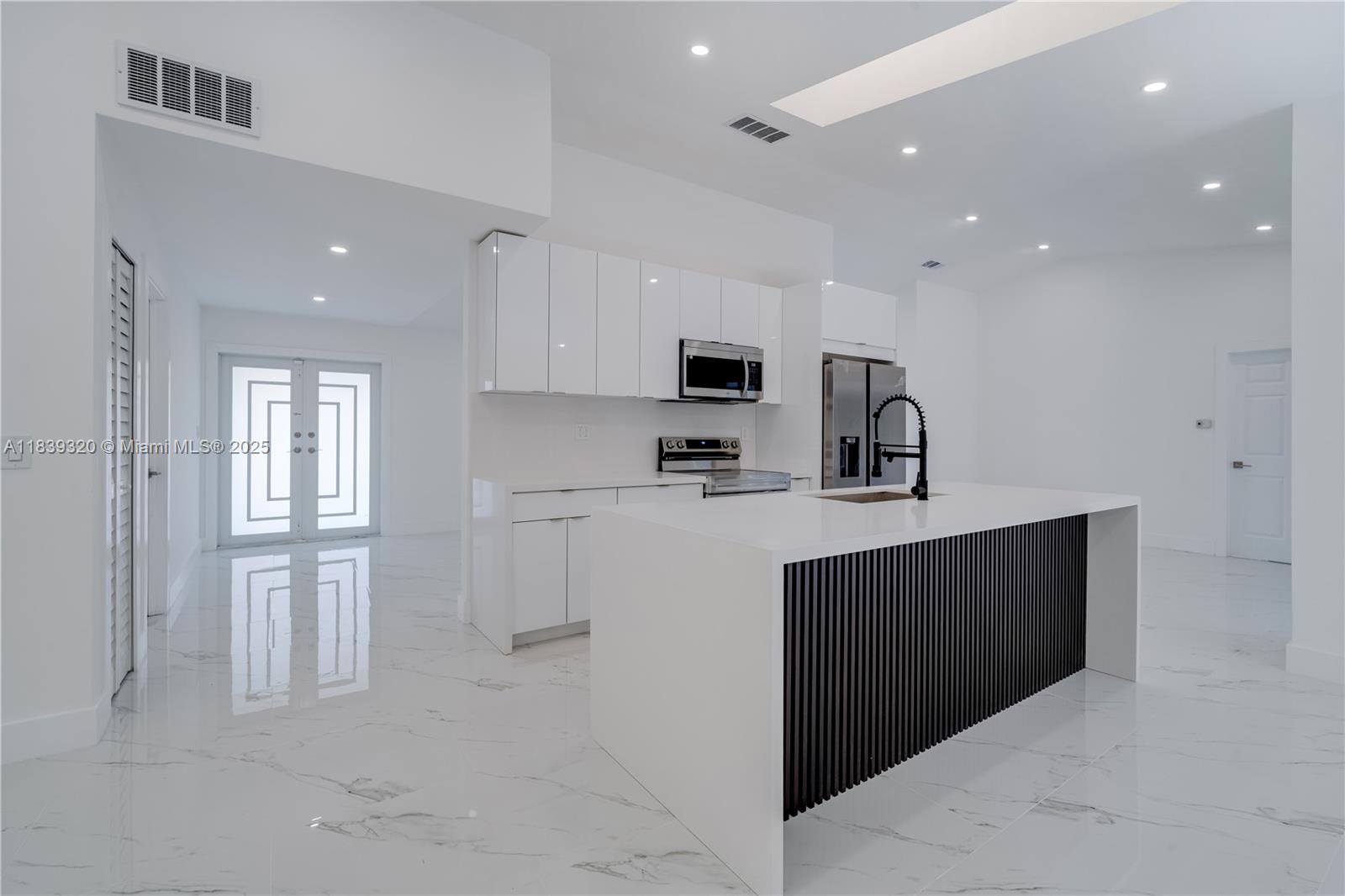 CYPRESS RUN - Residential