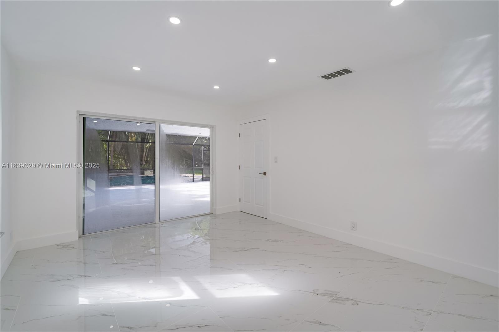 CYPRESS RUN - Residential