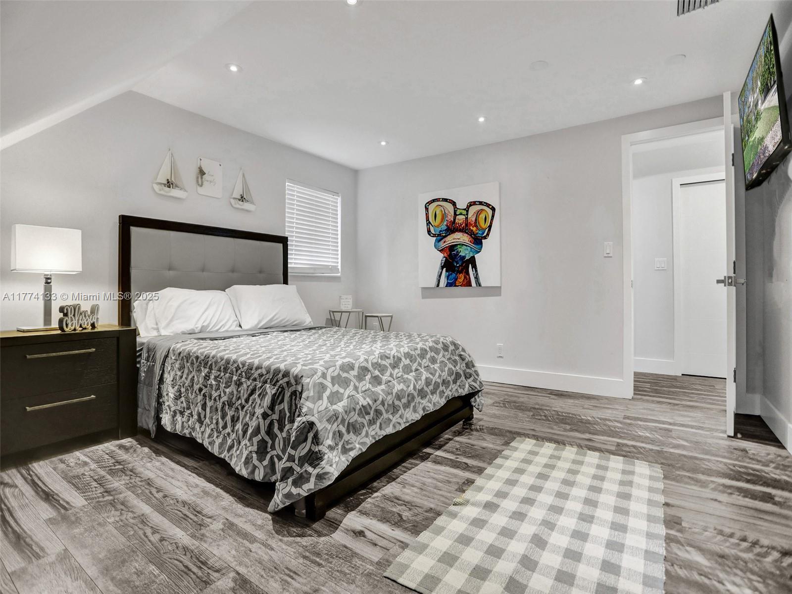 BAY LURE - Residential