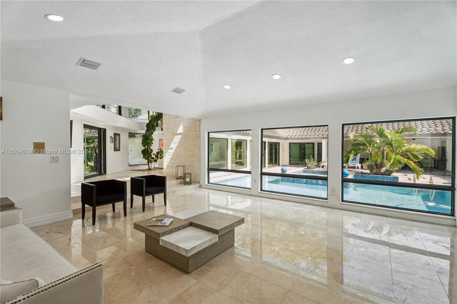 FLEEMAN ACRE ESTATES - Residential