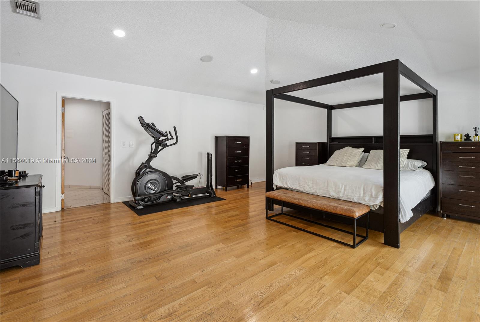 FLEEMAN ACRE ESTATES - Residential