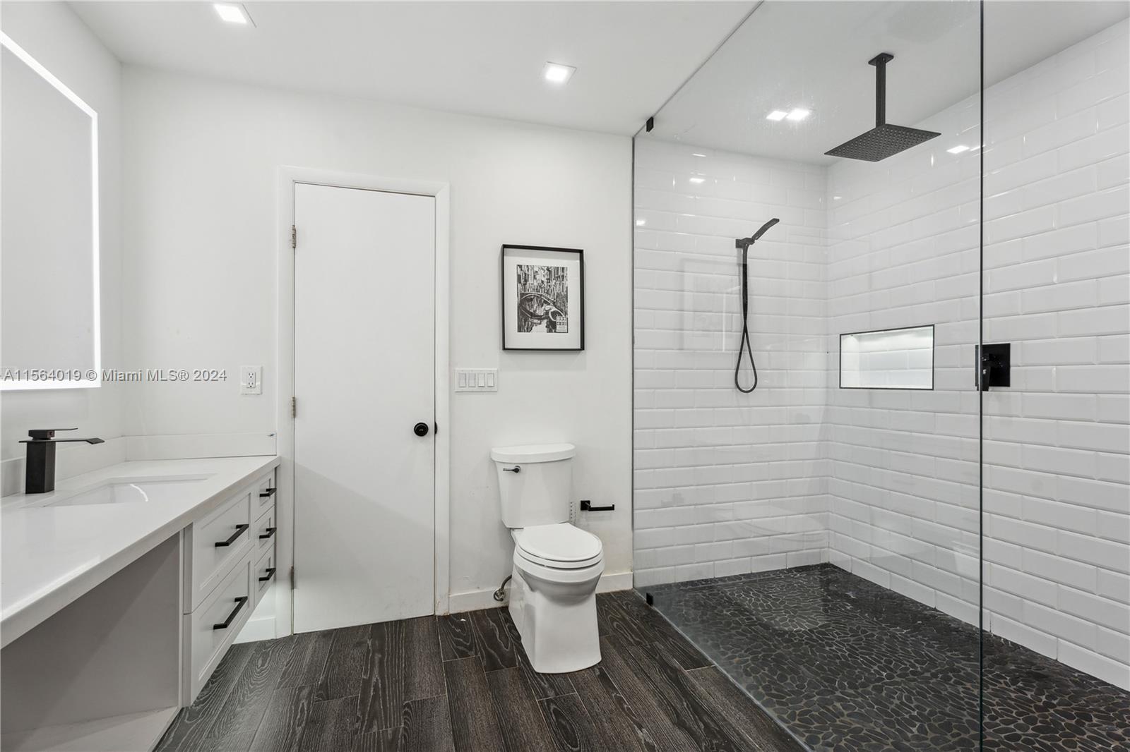 FLEEMAN ACRE ESTATES - Residential