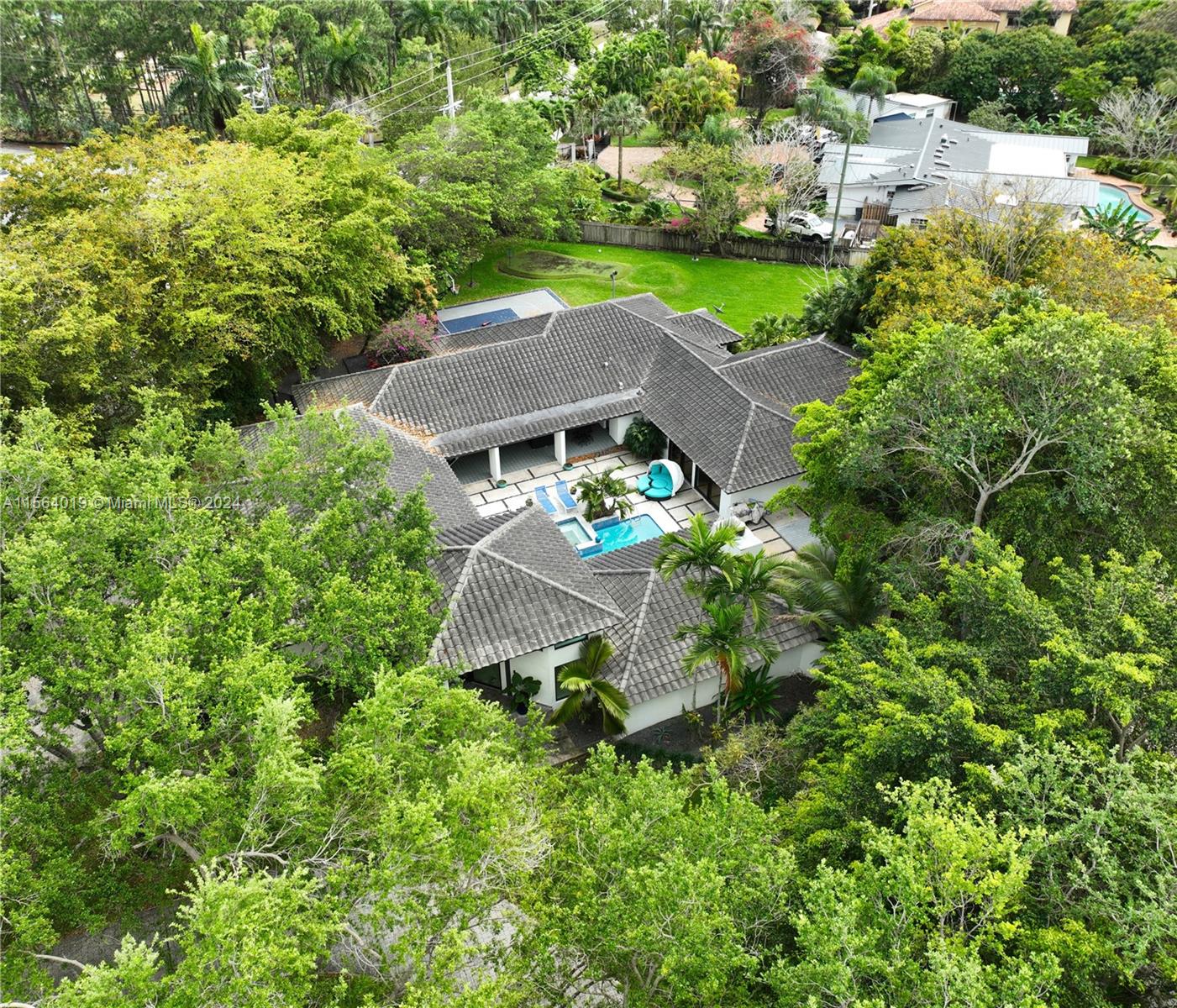 FLEEMAN ACRE ESTATES - Residential