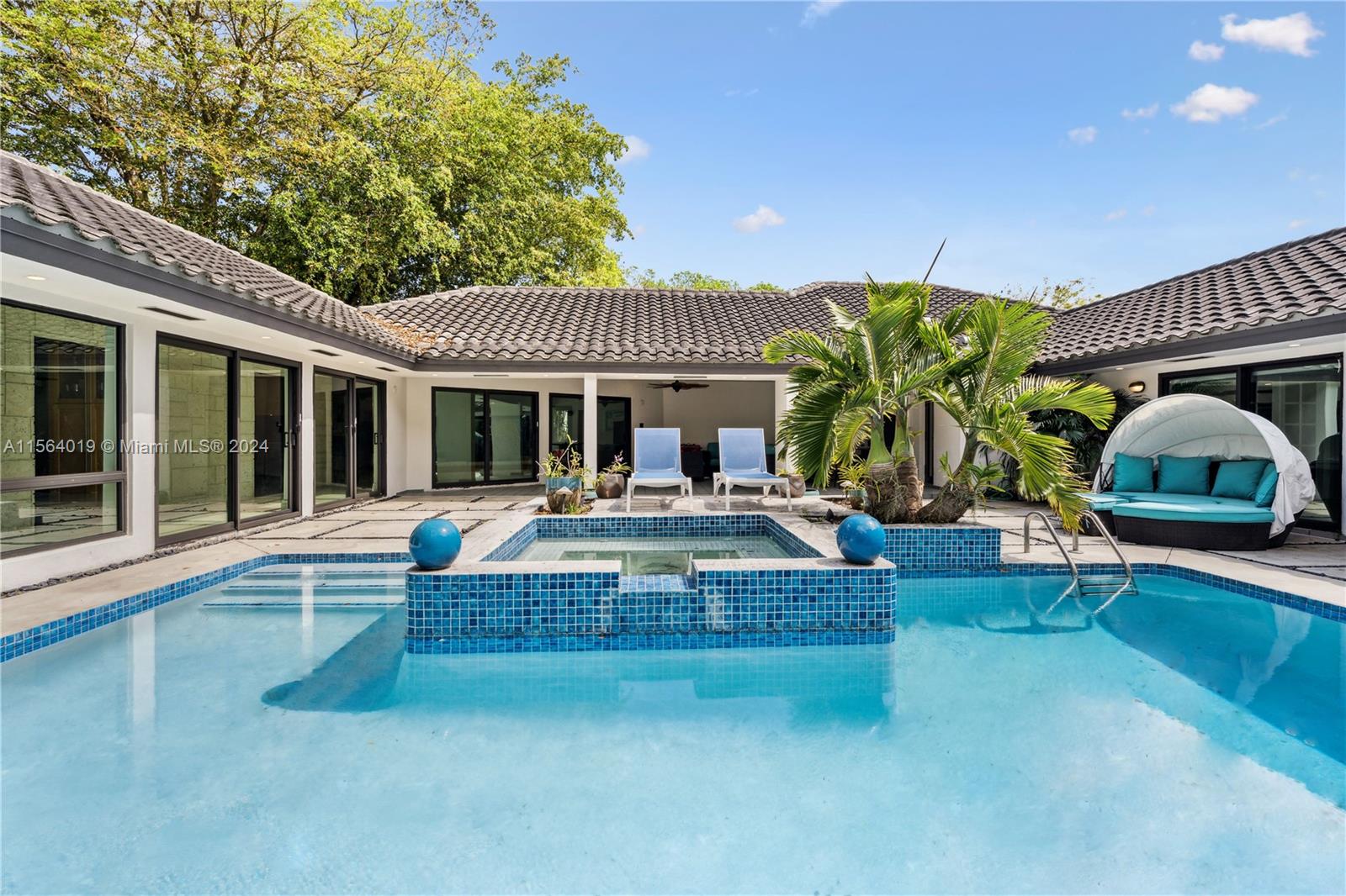 FLEEMAN ACRE ESTATES - Residential