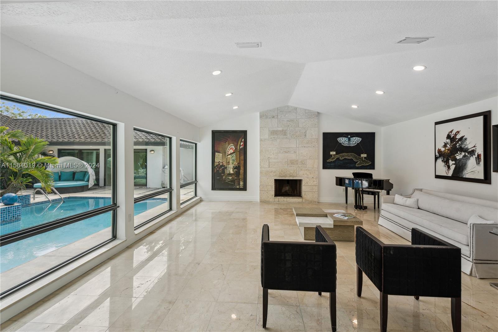 FLEEMAN ACRE ESTATES - Residential