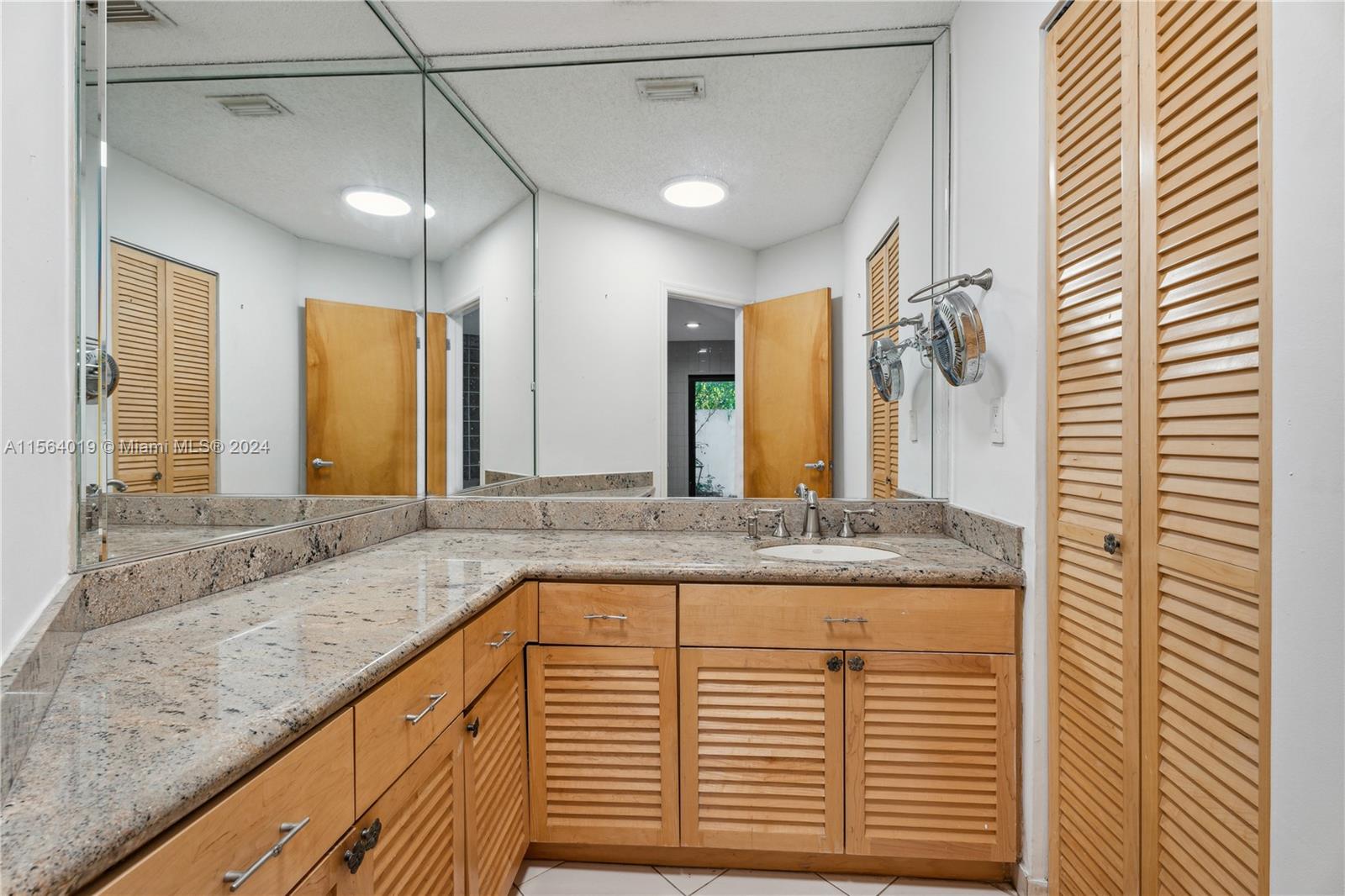 FLEEMAN ACRE ESTATES - Residential