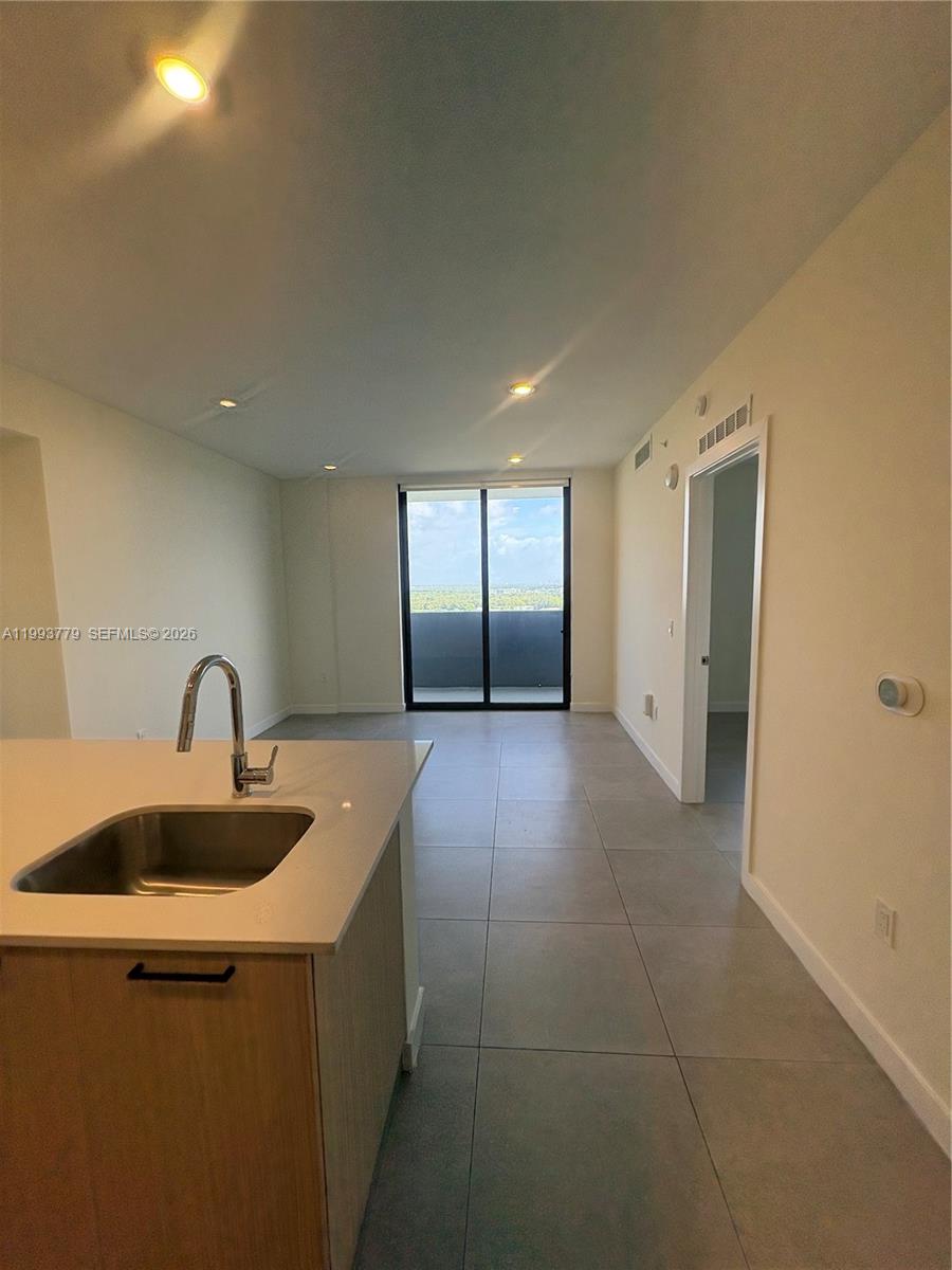 16395 Biscayne Blvd 2010