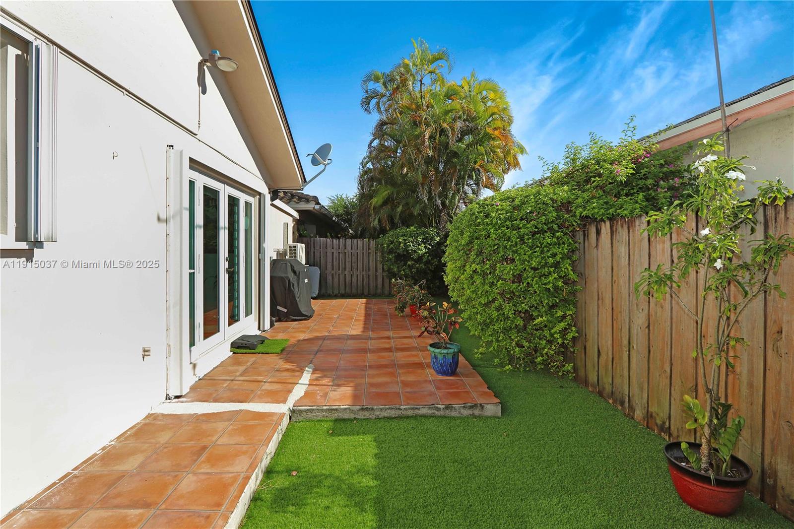 NATALIE HOMES - Residential