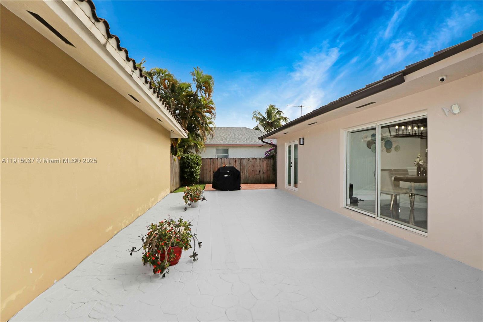 NATALIE HOMES - Residential