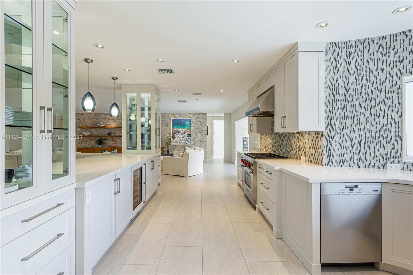 LAGUNA ISLE - Residential