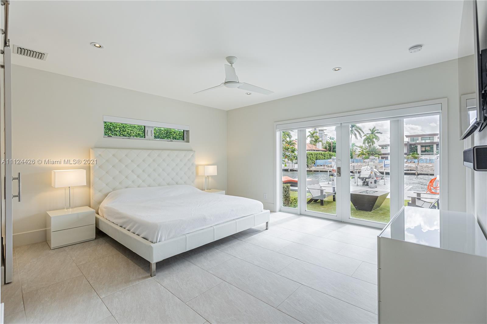 LAGUNA ISLE - Residential