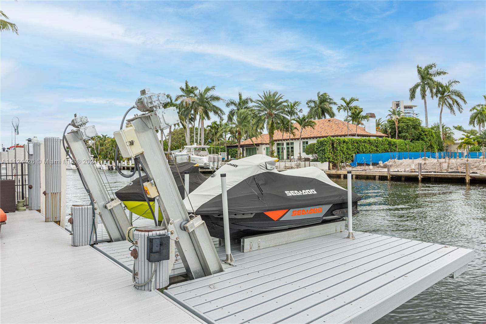 LAGUNA ISLE - Residential