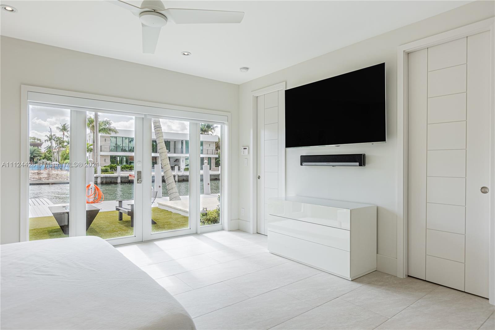 LAGUNA ISLE - Residential