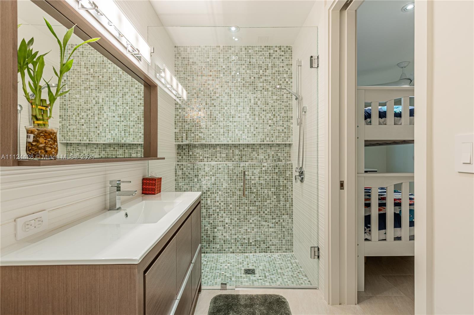 LAGUNA ISLE - Residential