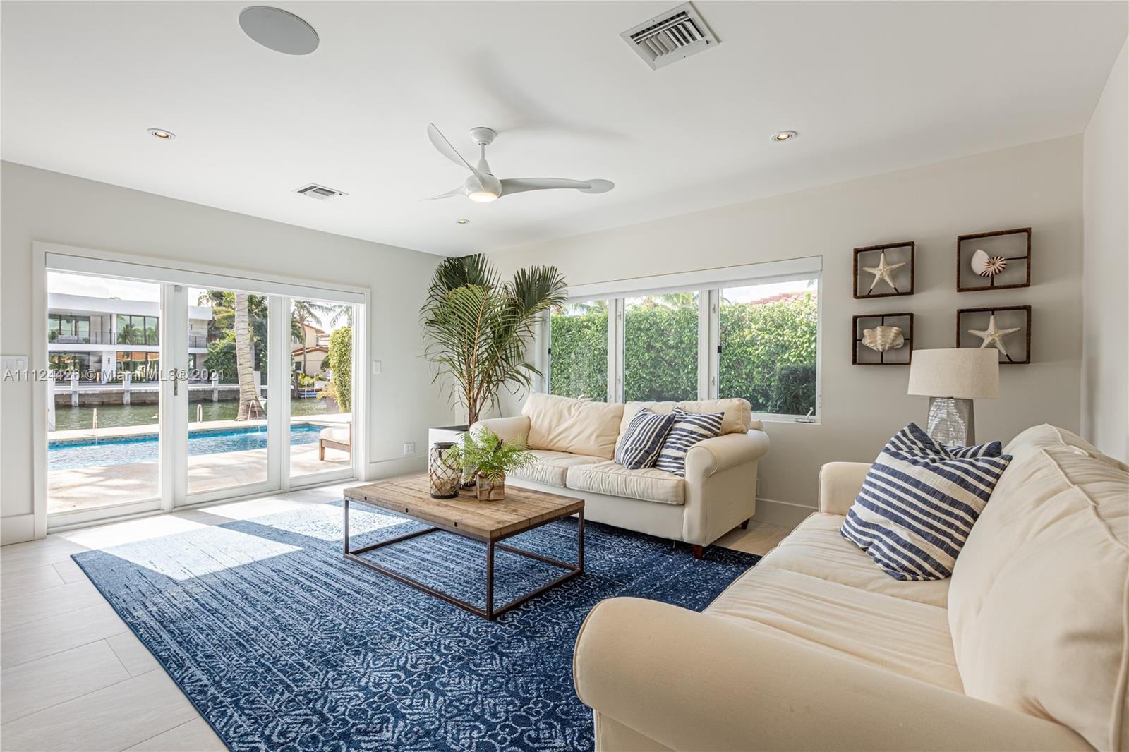 LAGUNA ISLE - Residential