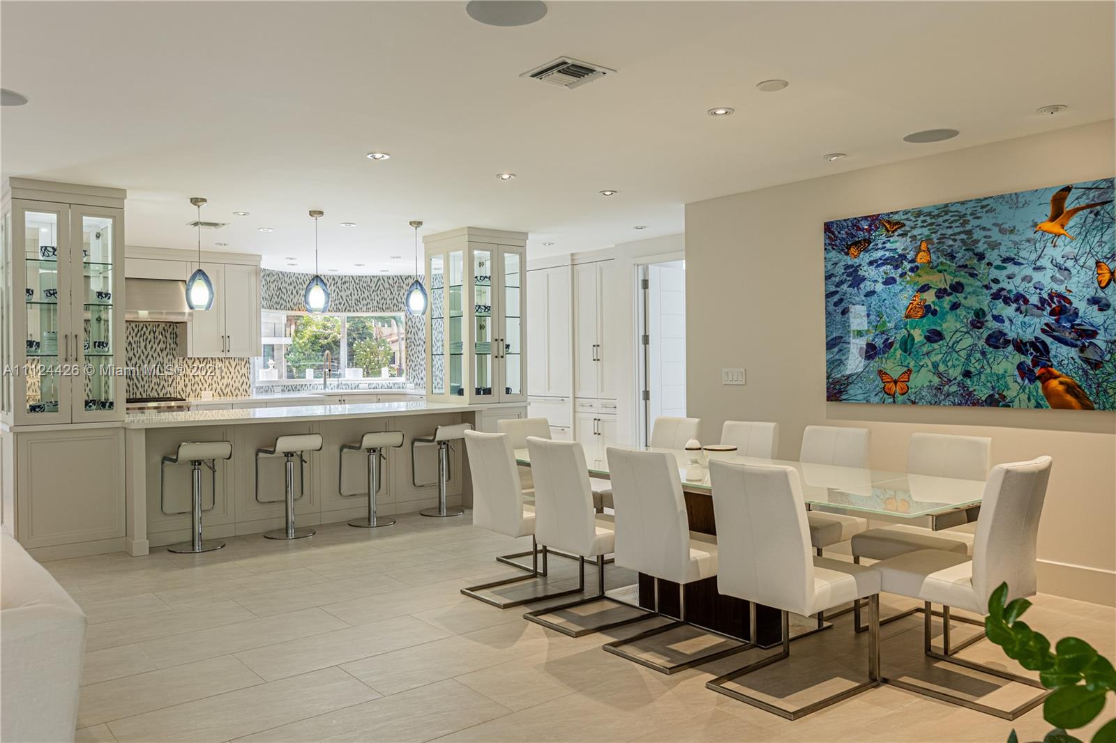 LAGUNA ISLE - Residential