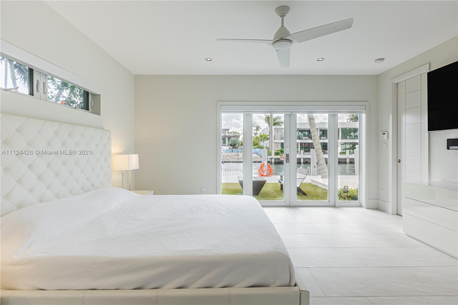 LAGUNA ISLE - Residential