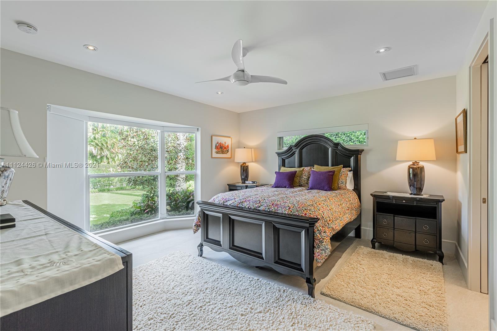 LAGUNA ISLE - Residential