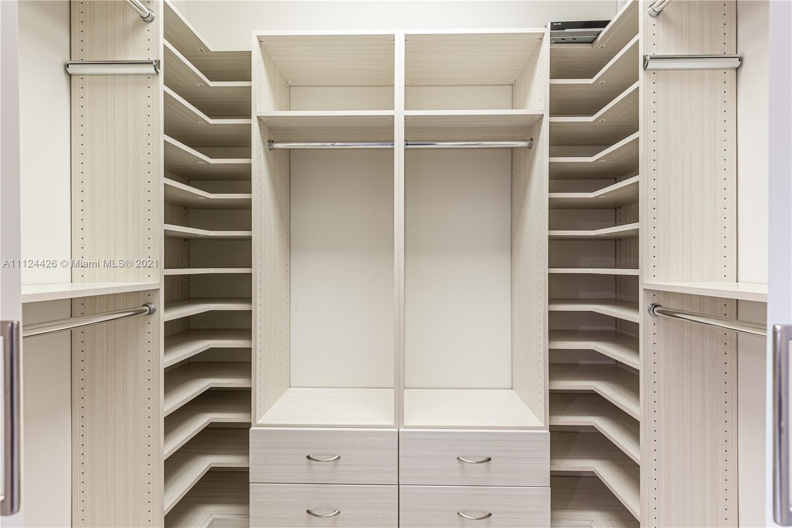 LAGUNA ISLE - Residential