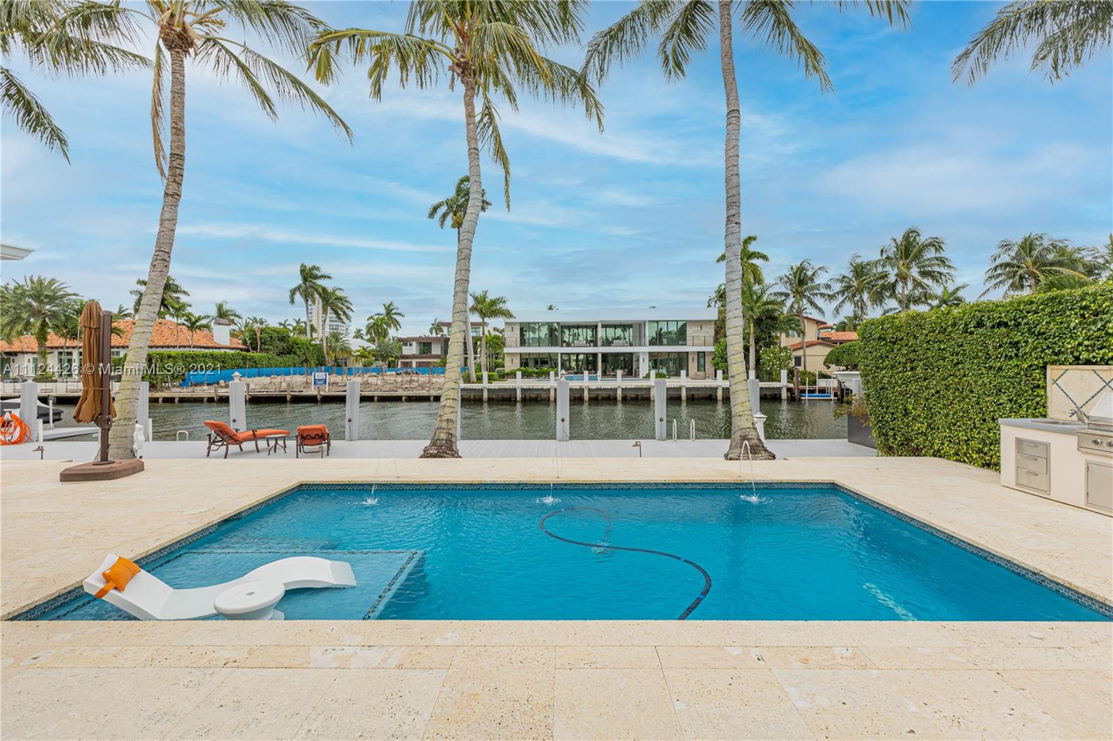 LAGUNA ISLE - Residential