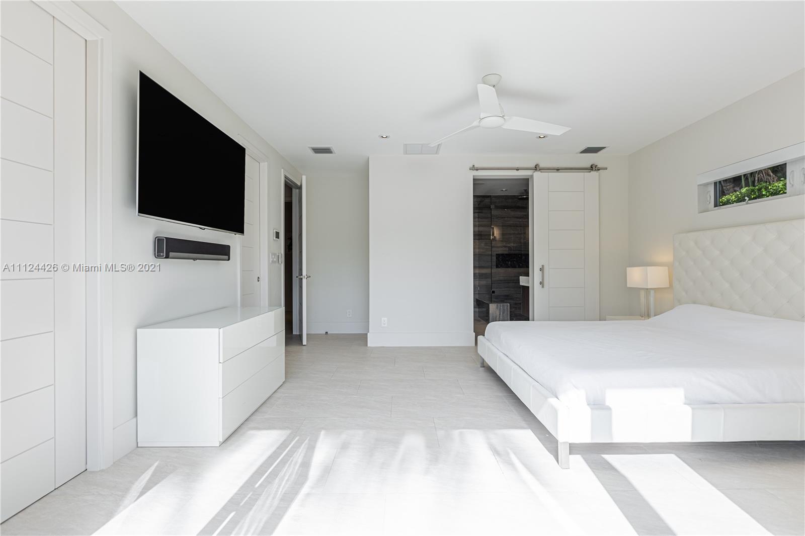 LAGUNA ISLE - Residential