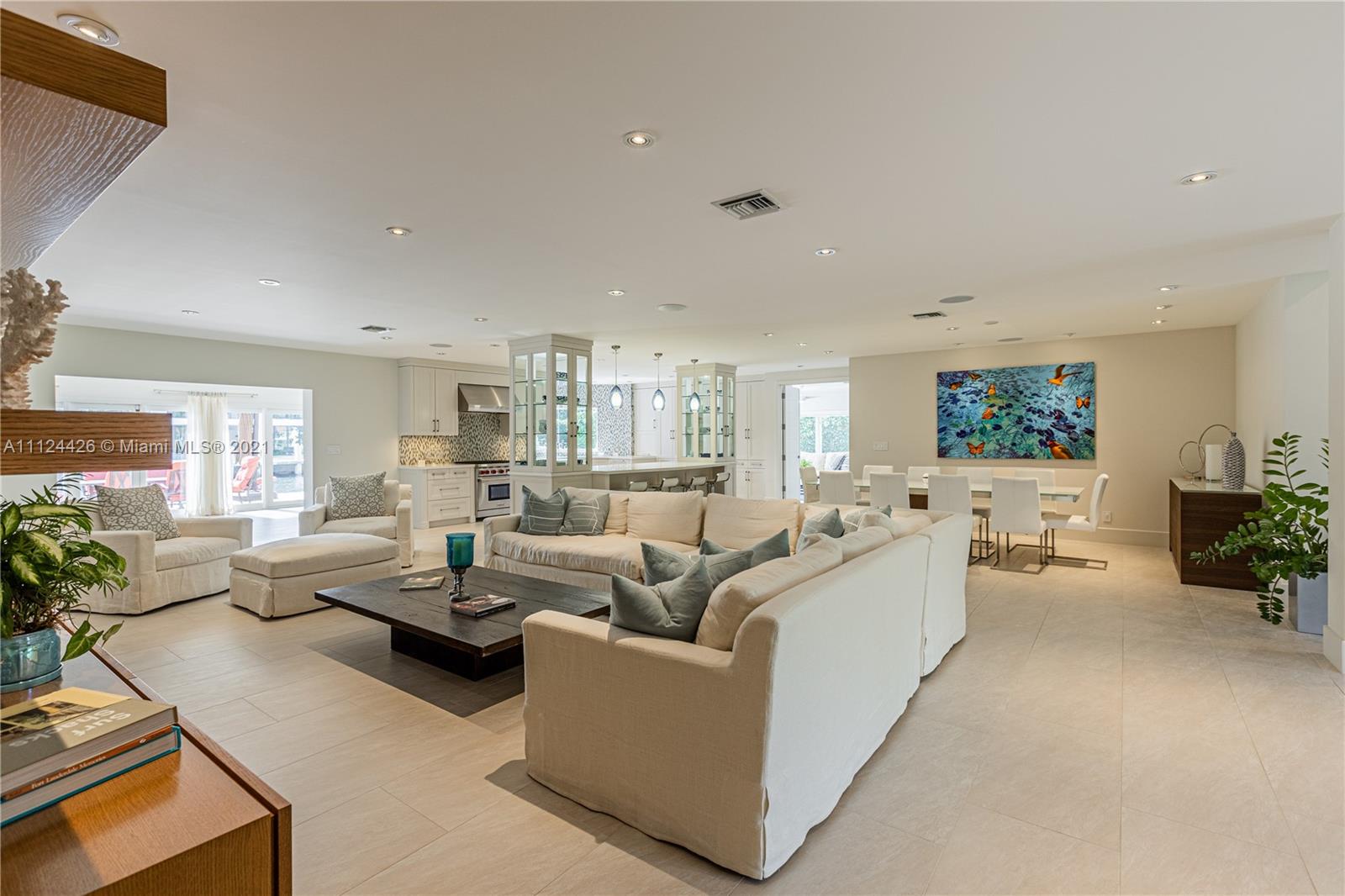 LAGUNA ISLE - Residential