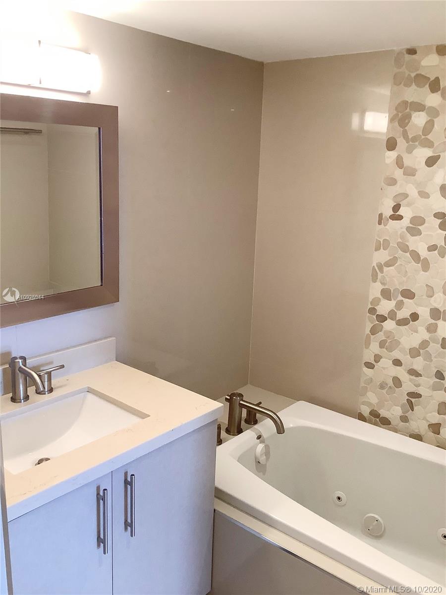 VENETIA CONDO THE GRAND - Residential