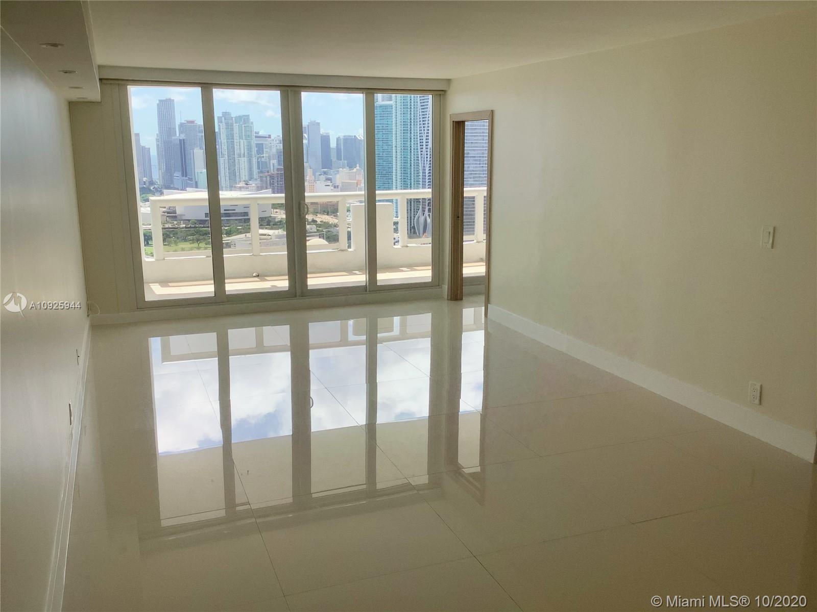 VENETIA CONDO THE GRAND - Residential