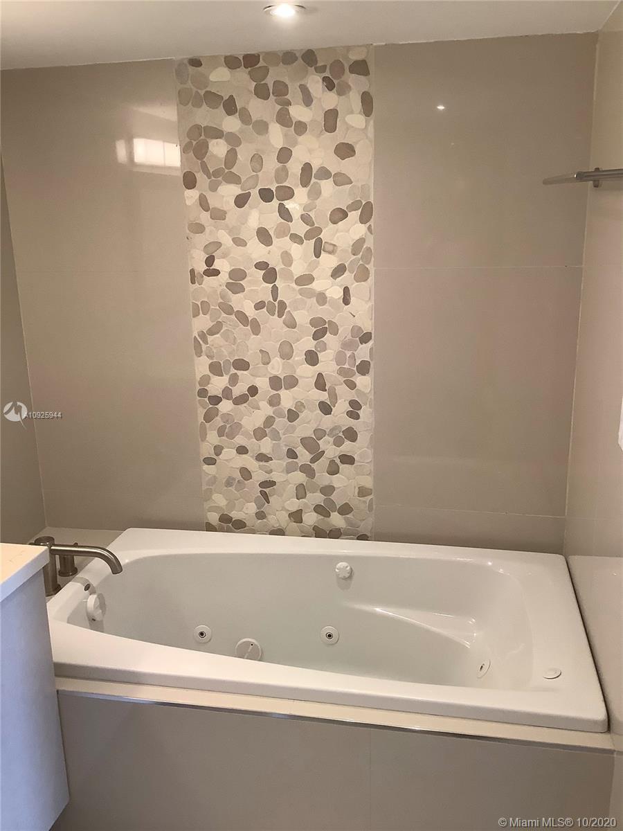 VENETIA CONDO THE GRAND - Residential