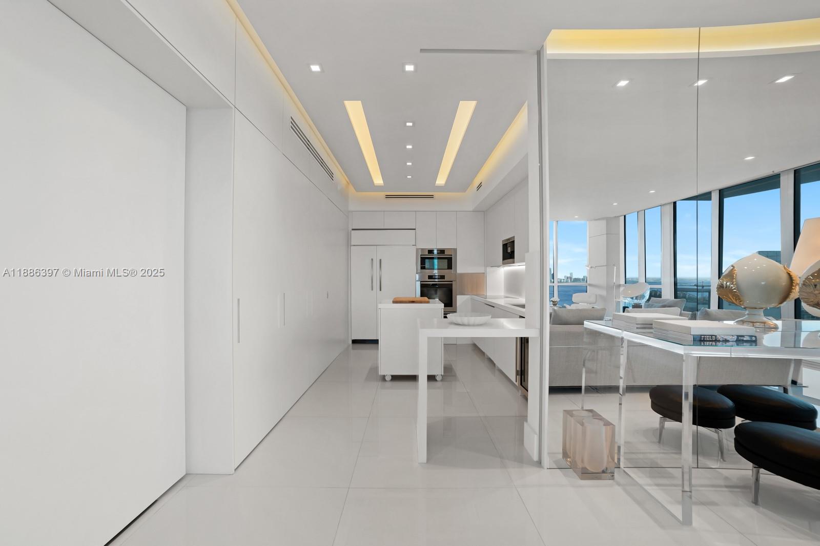 CONTINUUM ON SOUTH BEACH - Residential Lease