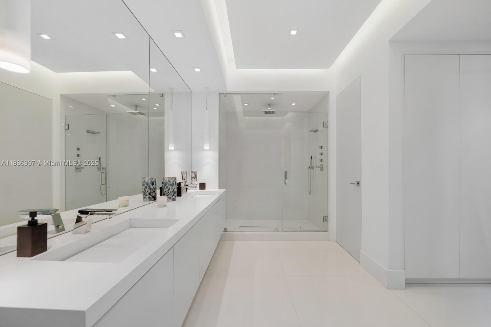CONTINUUM ON SOUTH BEACH - Residential Lease