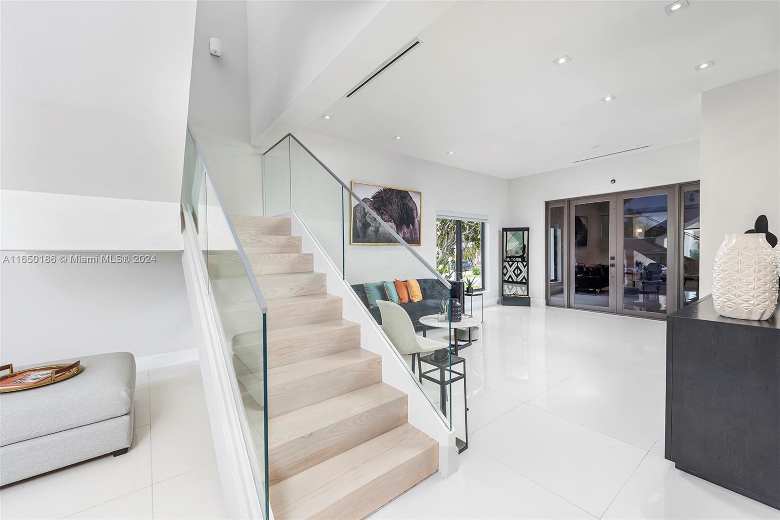 HOLLYWOOD GOLF ESTATES SE - Residential