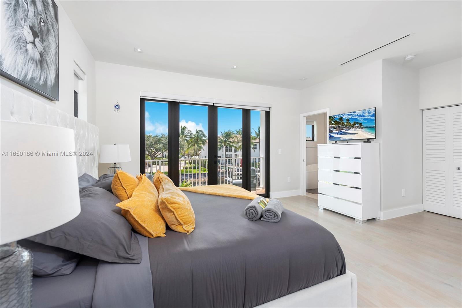 HOLLYWOOD GOLF ESTATES SE - Residential