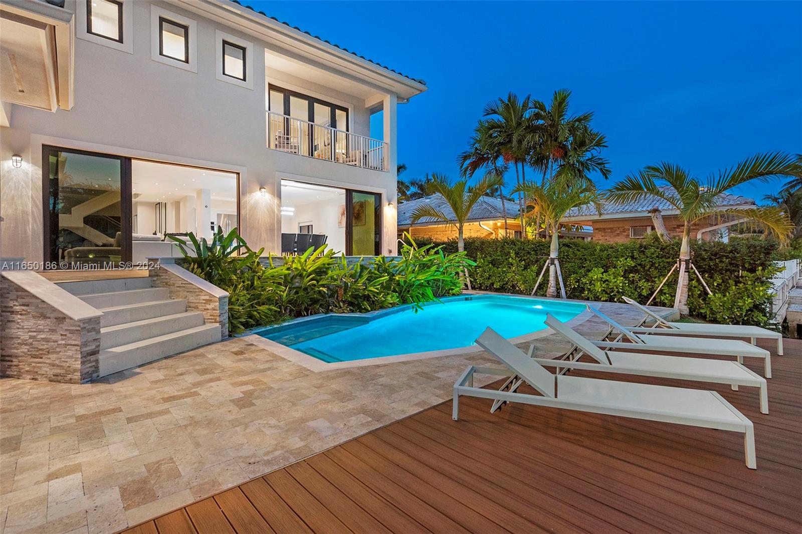 HOLLYWOOD GOLF ESTATES SE - Residential