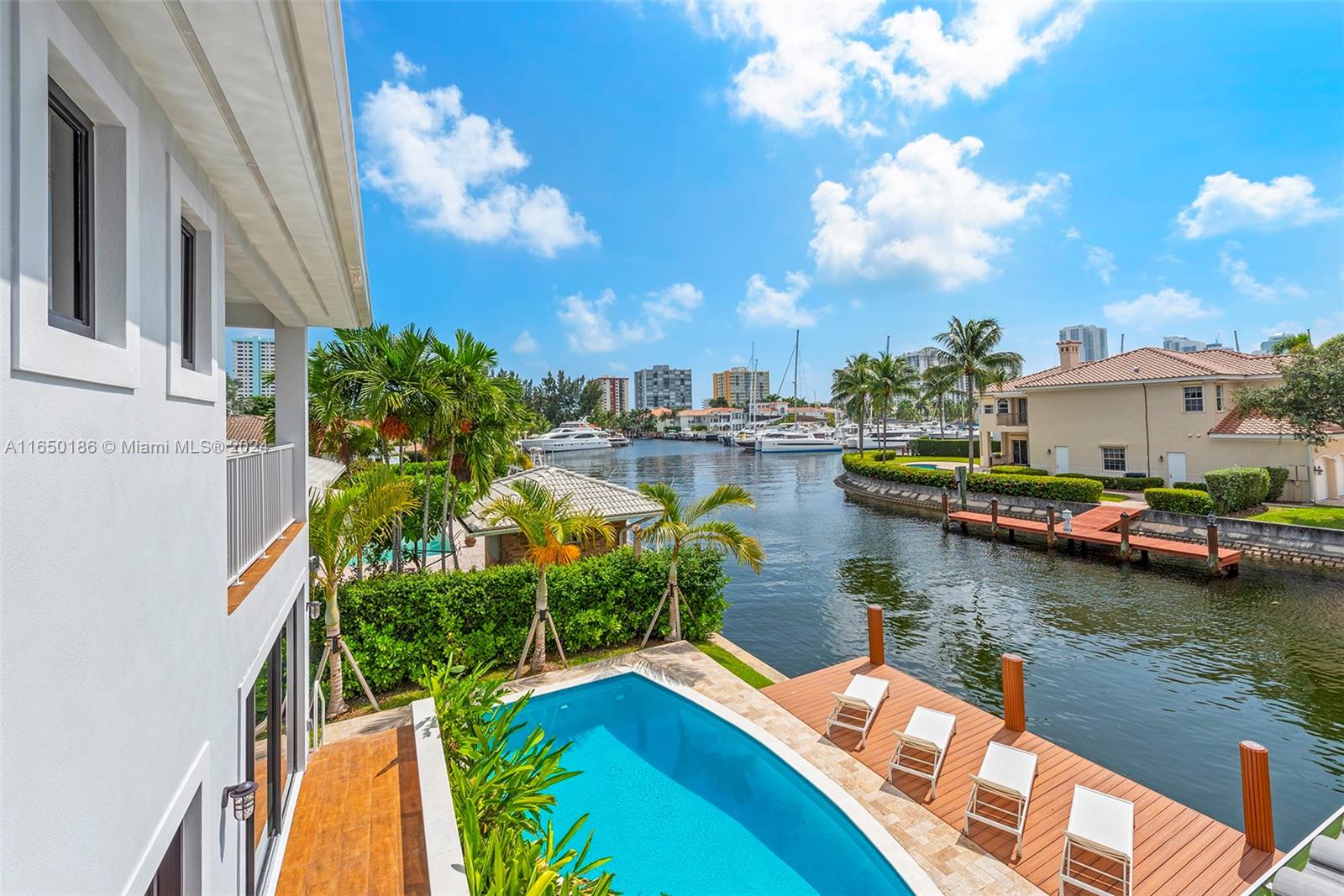 HOLLYWOOD GOLF ESTATES SE - Residential