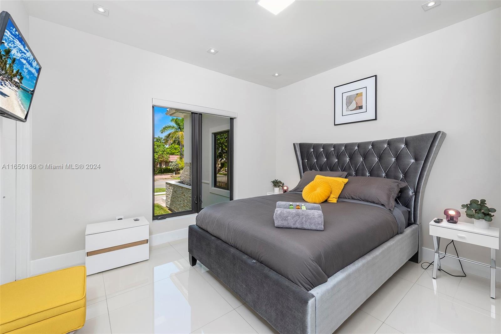 HOLLYWOOD GOLF ESTATES SE - Residential