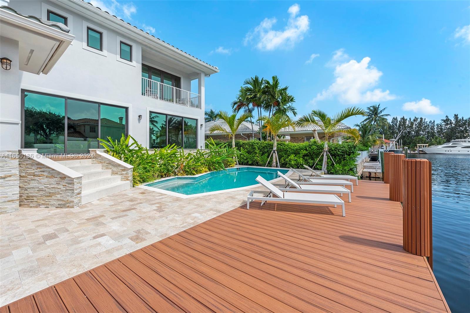 HOLLYWOOD GOLF ESTATES SE - Residential