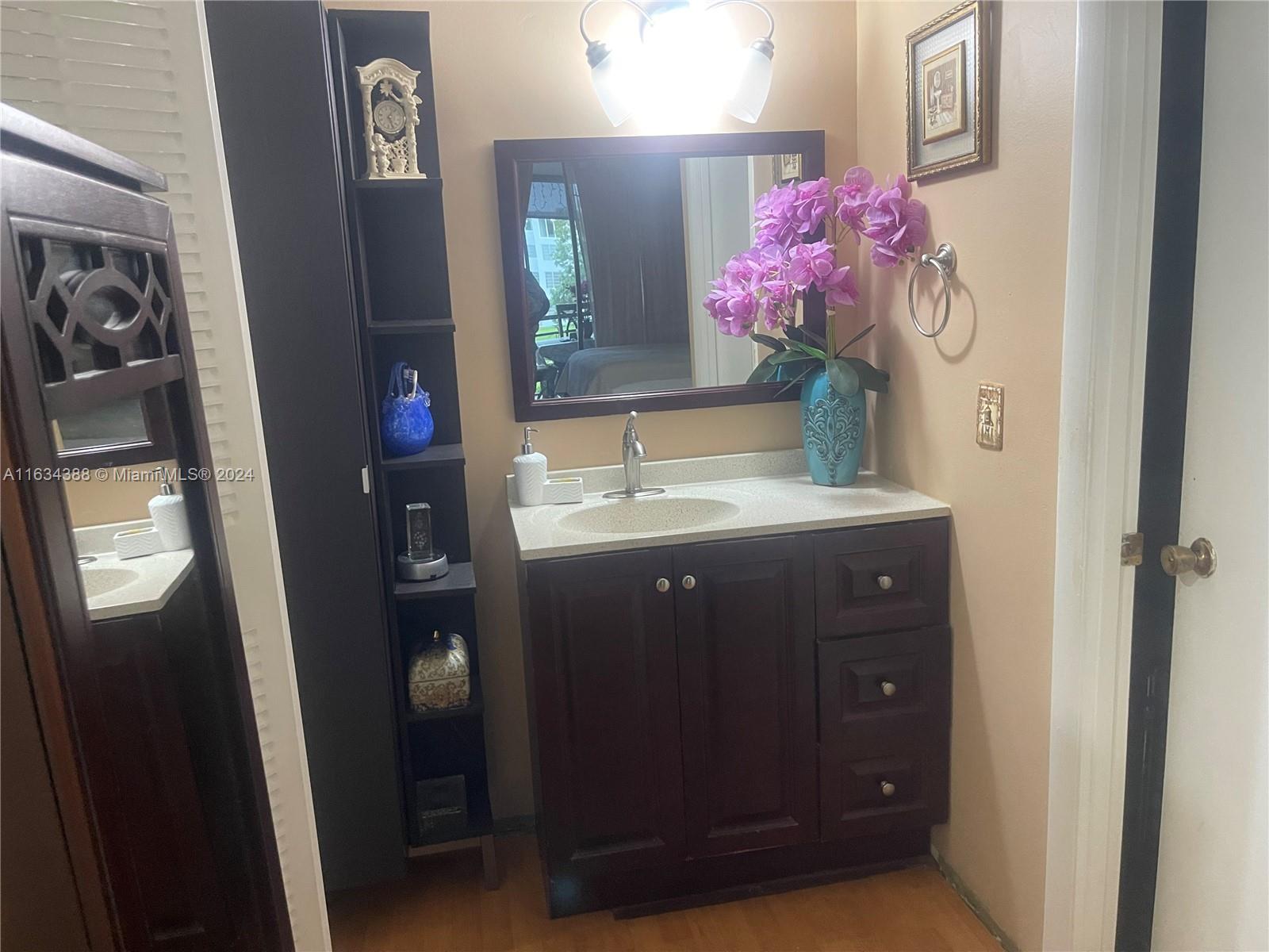 COCO WOOD CONDO - Residential