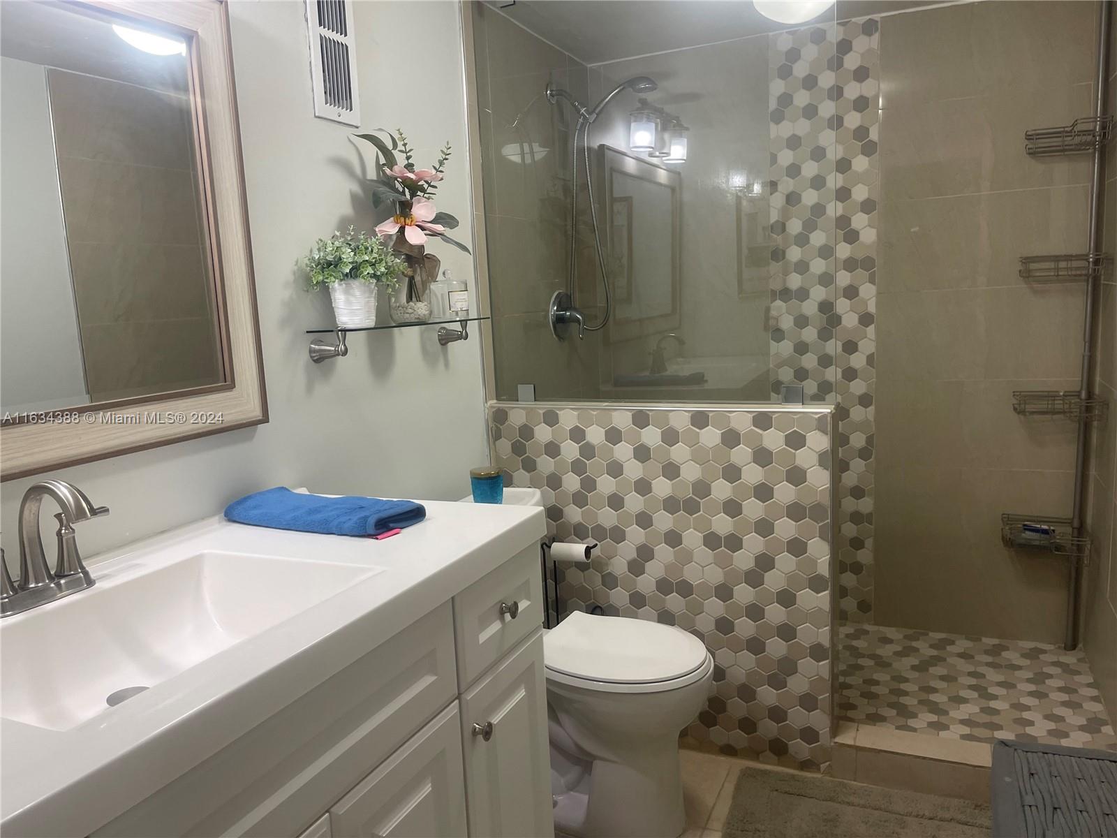 COCO WOOD CONDO - Residential