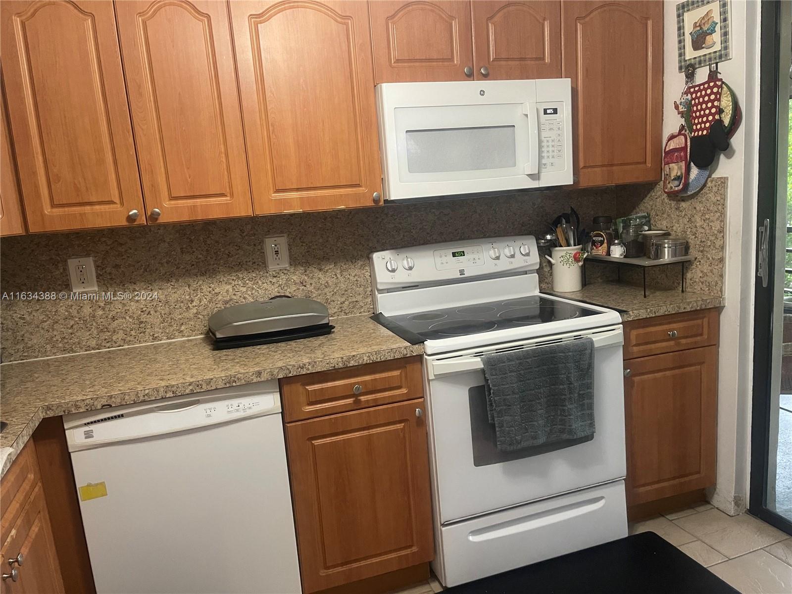 COCO WOOD CONDO - Residential