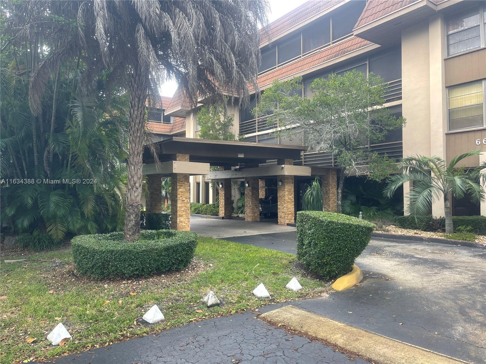 COCO WOOD CONDO - Residential