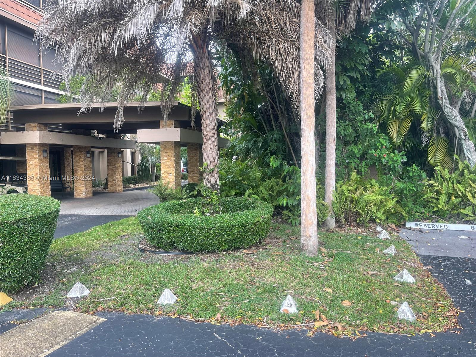 COCO WOOD CONDO - Residential