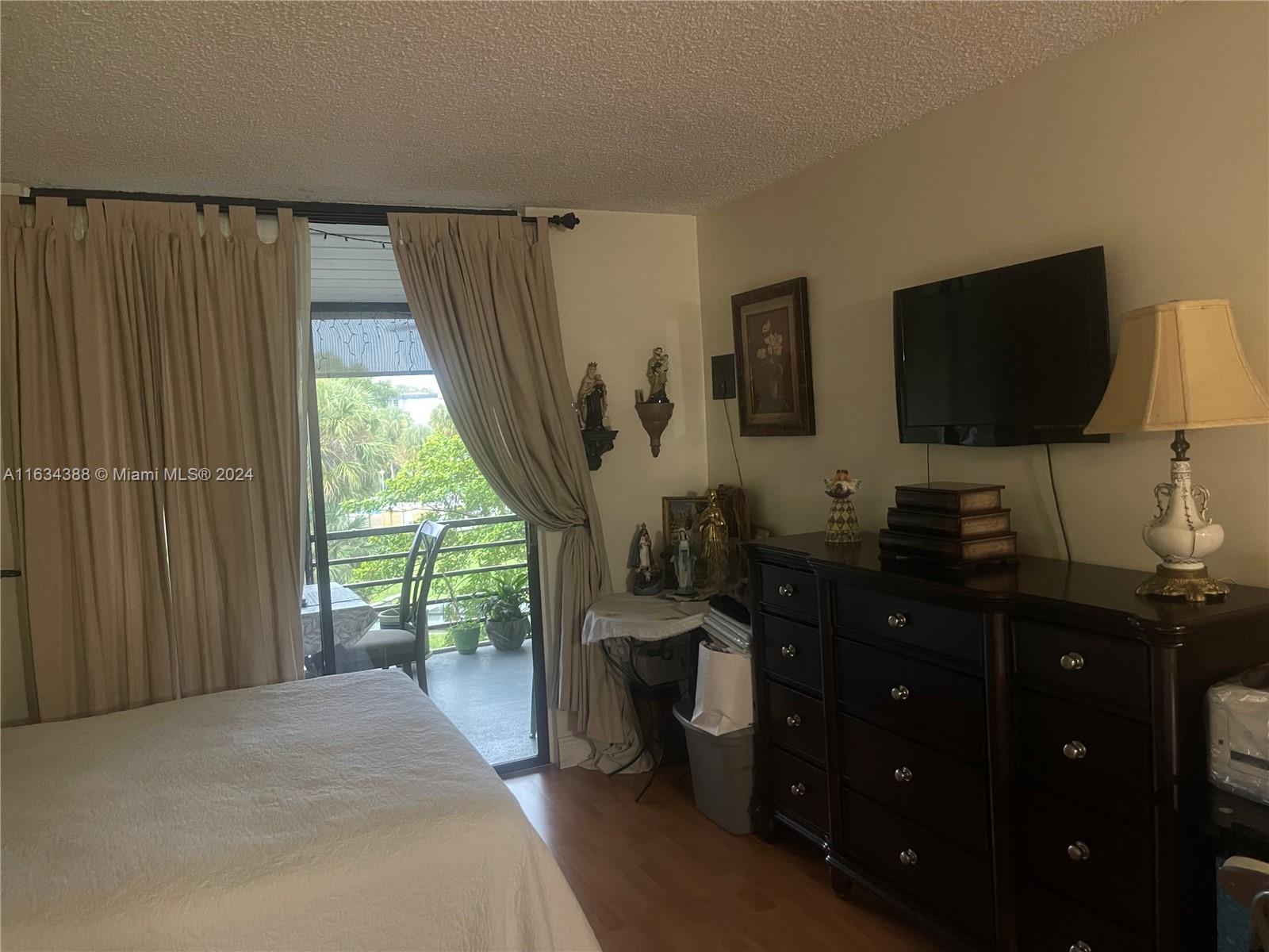 COCO WOOD CONDO - Residential