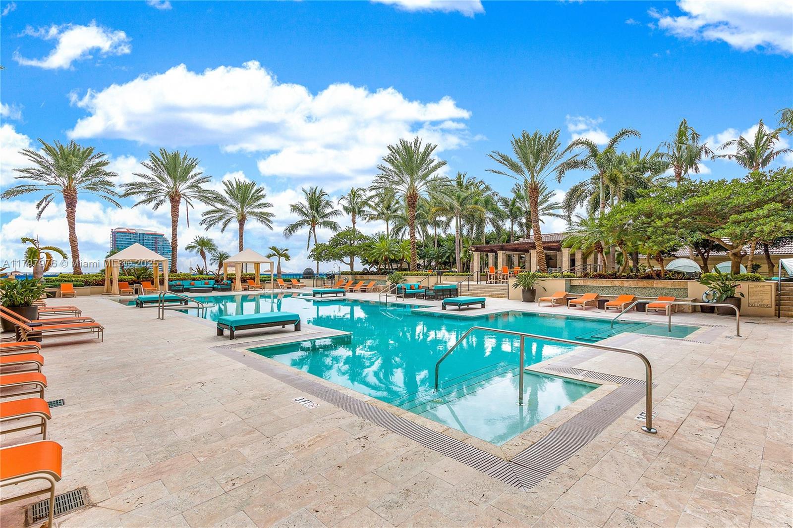 CITYPLACE SOUTH TOWER CON - Residential