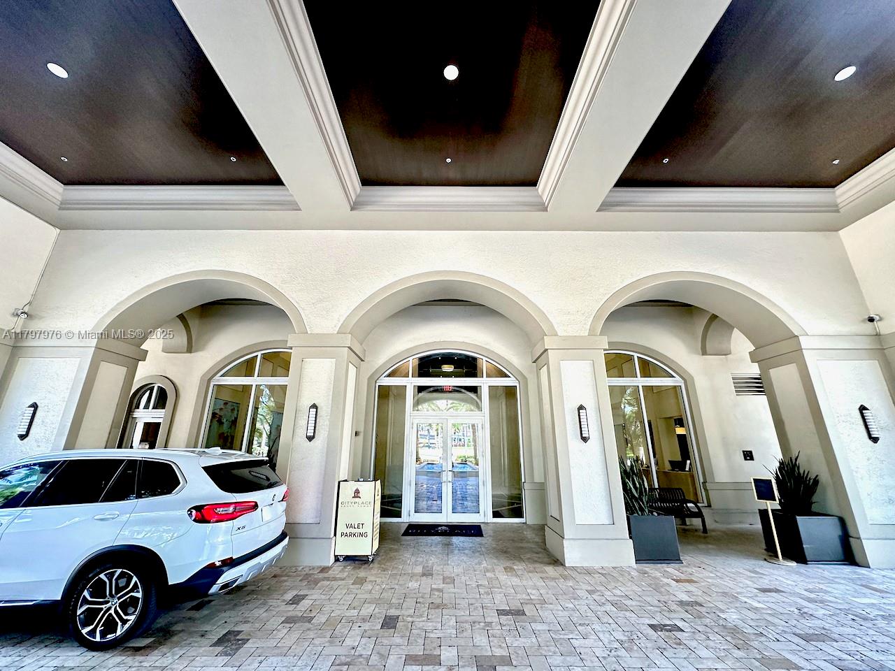 CITYPLACE SOUTH TOWER CON - Residential