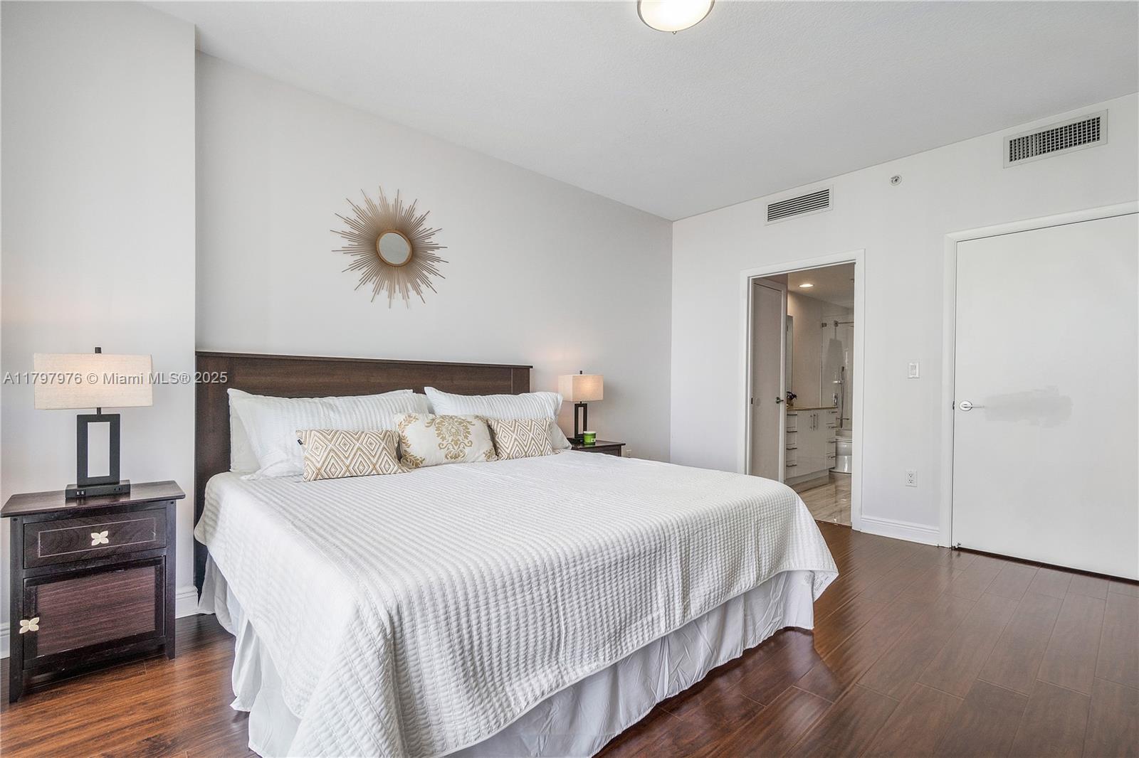 CITYPLACE SOUTH TOWER CON - Residential