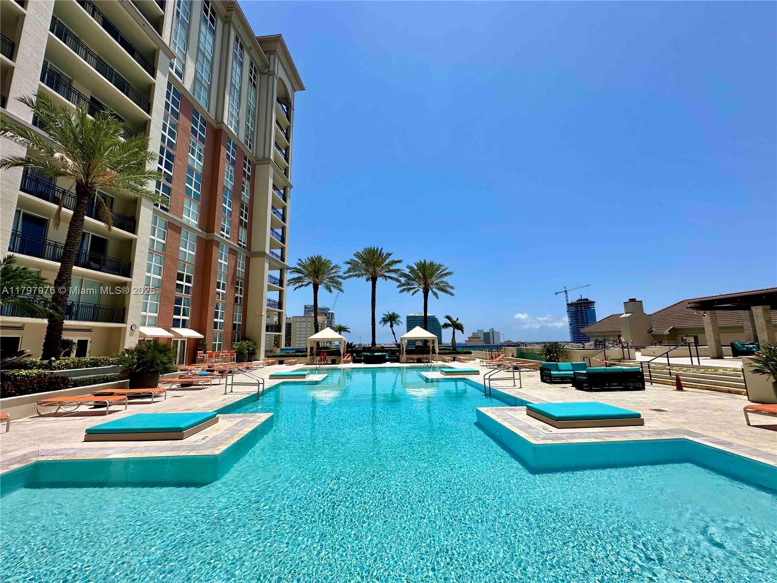 CITYPLACE SOUTH TOWER CON - Residential